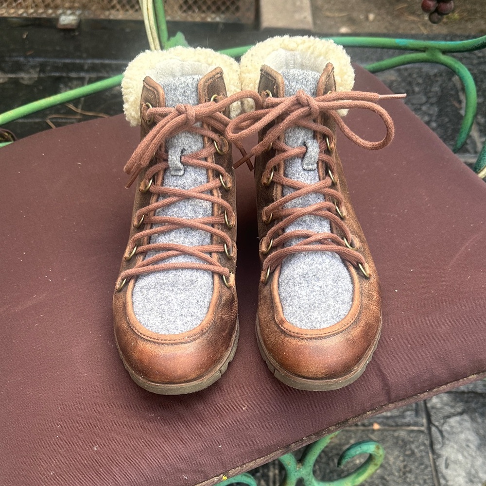 Sorel leather and wool waterproof  Boots